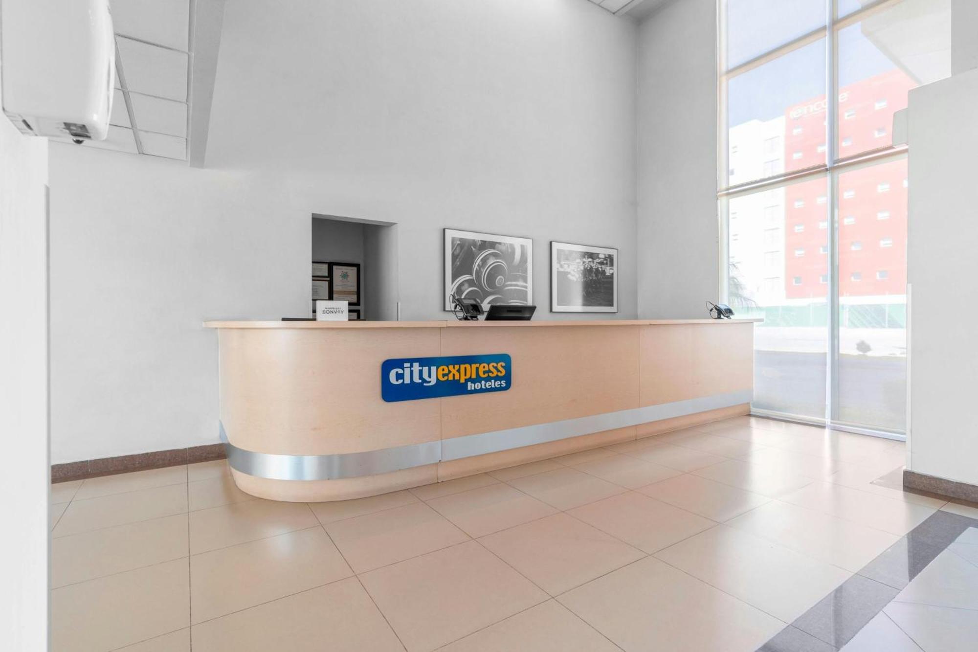 City Express By Marriott Aguascalientes Sur Exterior photo
